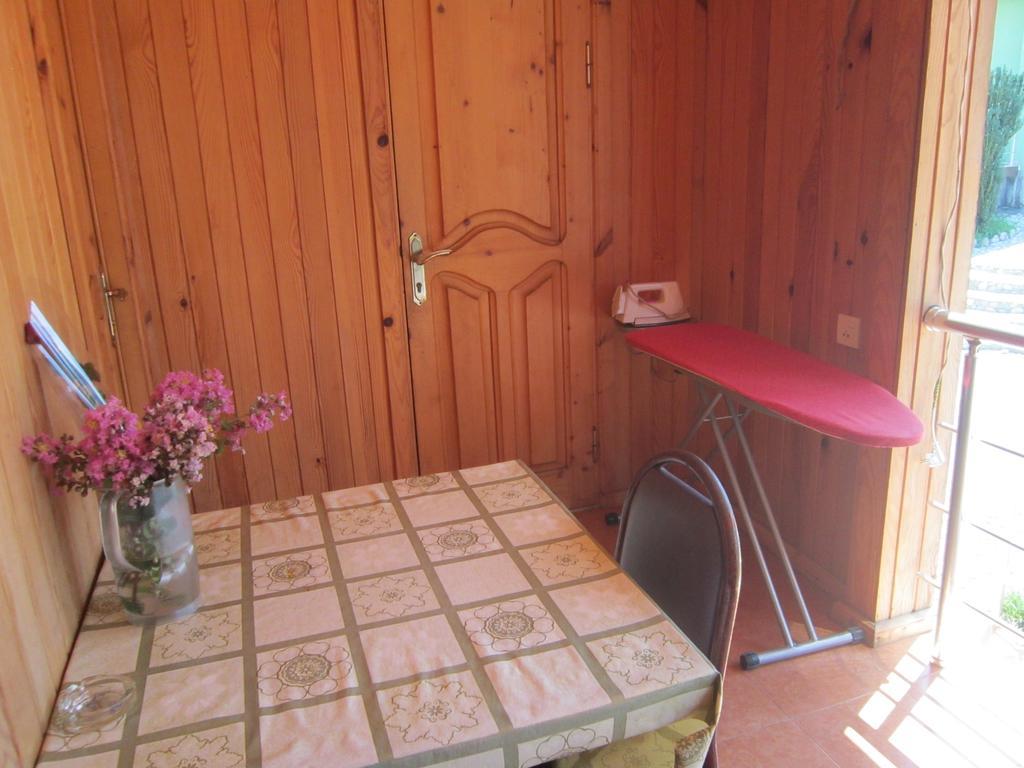 Wooden Cottage マヒンジャウリ エクステリア 写真